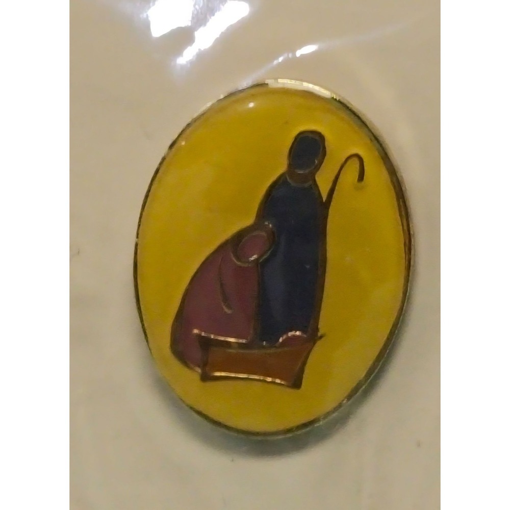 Vintage Religious Nativity Scene Enamel Pin Yellow Gold Tone Holiday Collectible